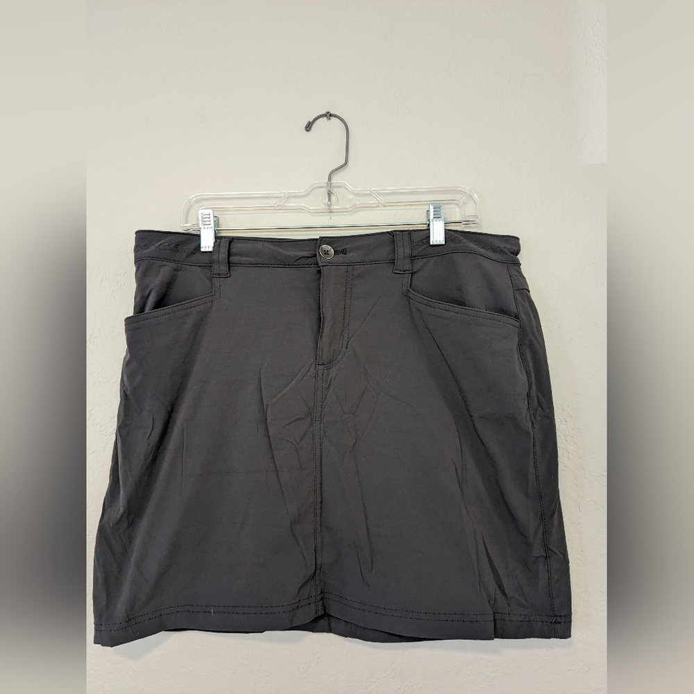 Eddie Bauer skort, size 12